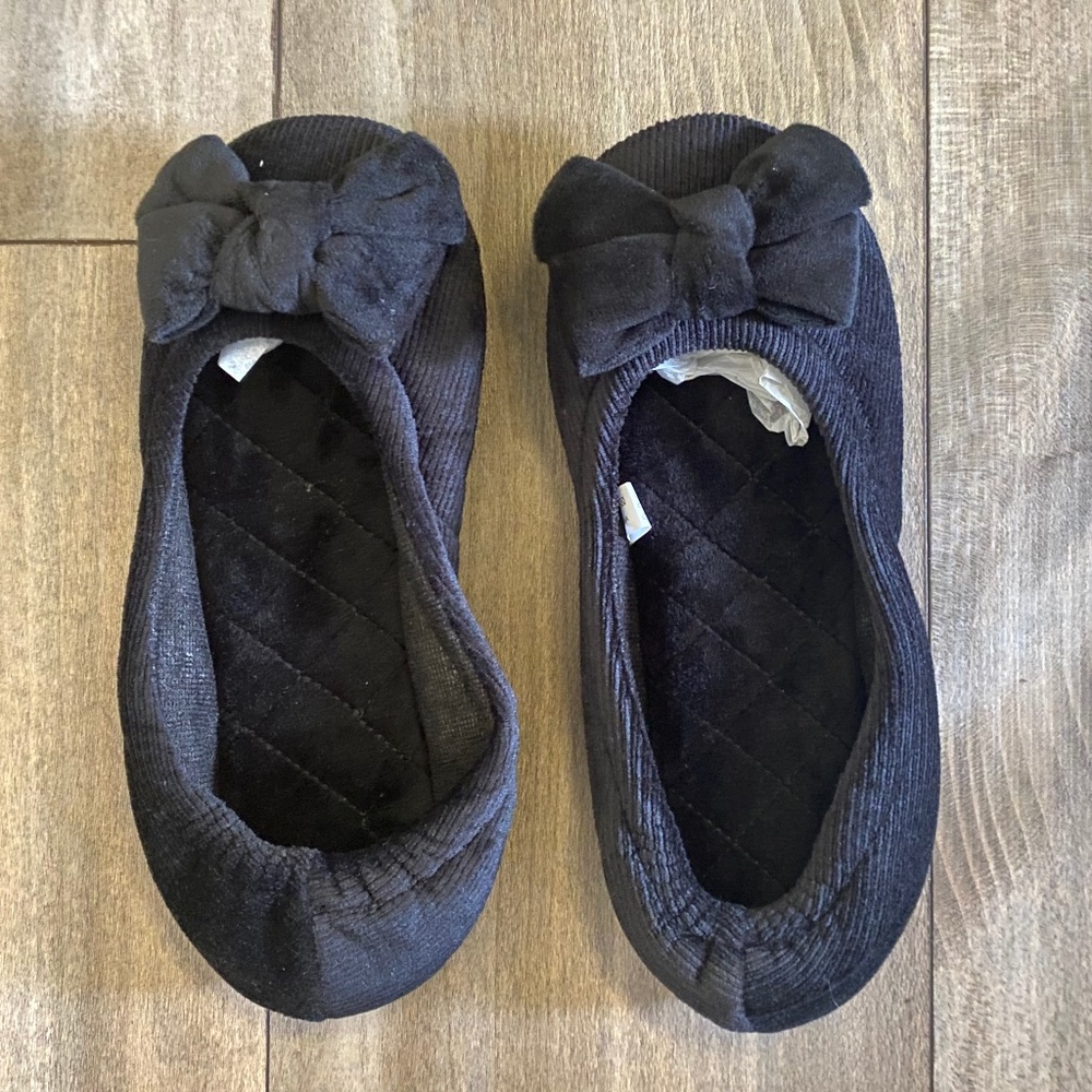 Black Women's Ballet Indoor Slippers with Bow, Size 6-6.5 women’s, Brand New